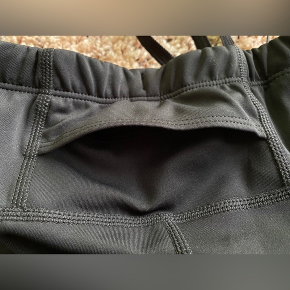 New Balance Lightning Dry Capri Pull On Running X-Small Black Red Leggings - Picture 8 of 11